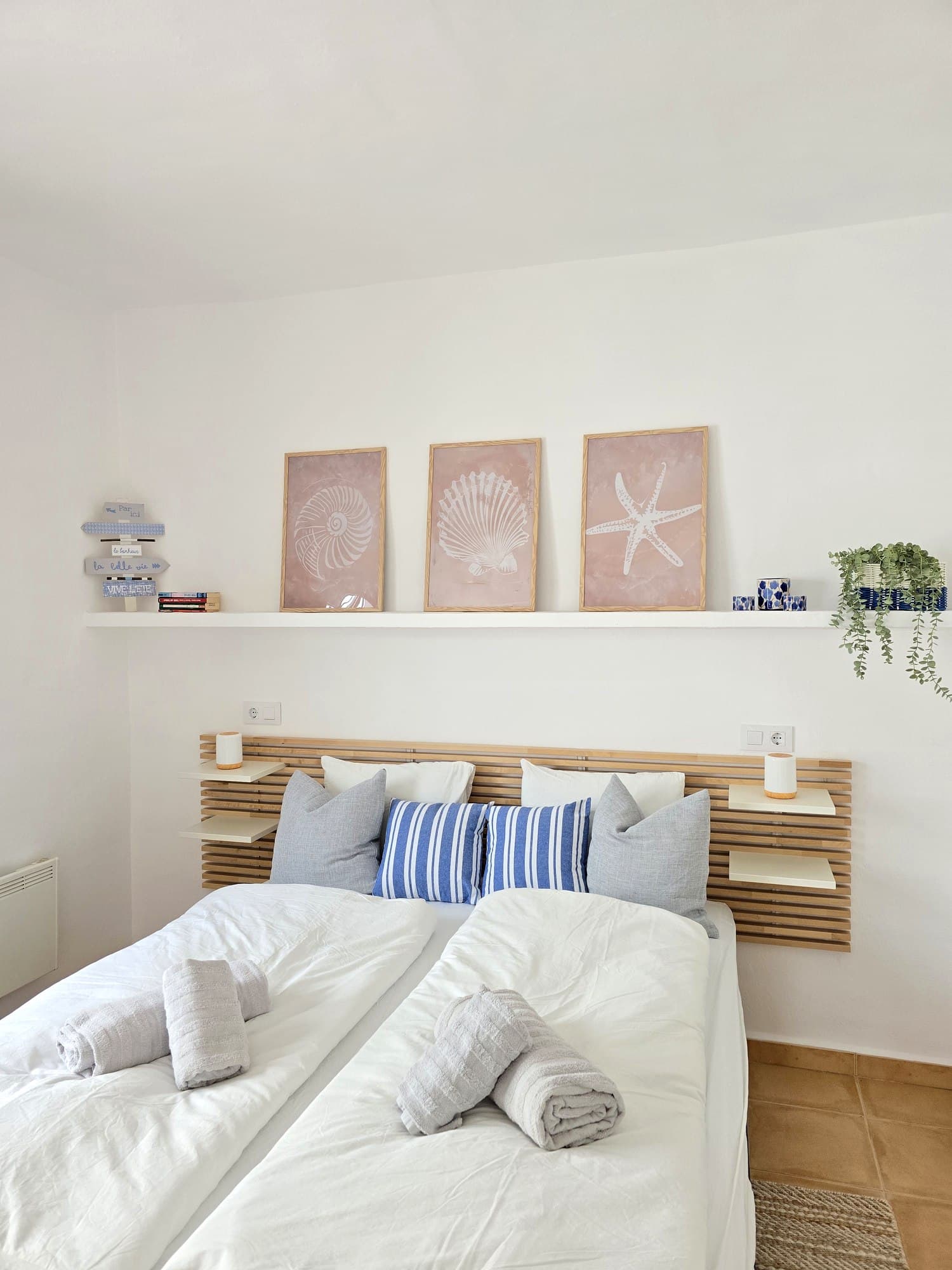 Dormitorio con cabecero marinero — Casa Luca